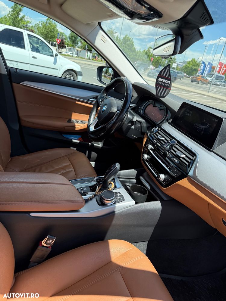 BMW Seria 5 520i AT - 10