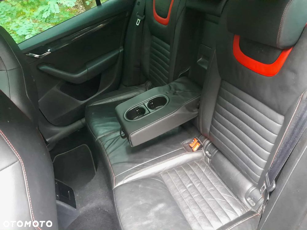 Skoda Octavia 2.0 TDI RS DSG - 26