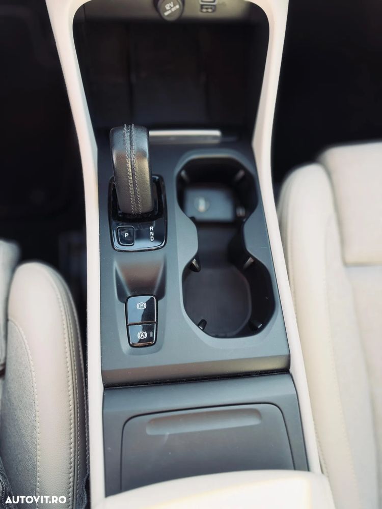 Volvo XC 40 D3 Geartronic Momentum Pro - 36