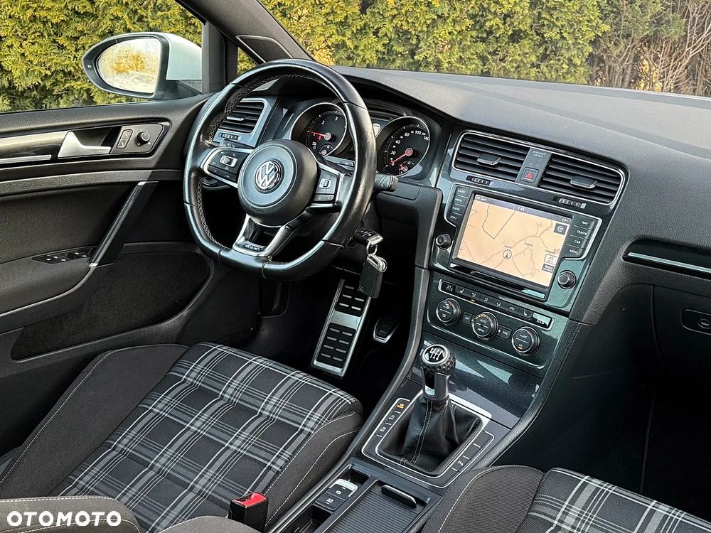 Volkswagen Golf 2.0 TDI BMT GTD - 16