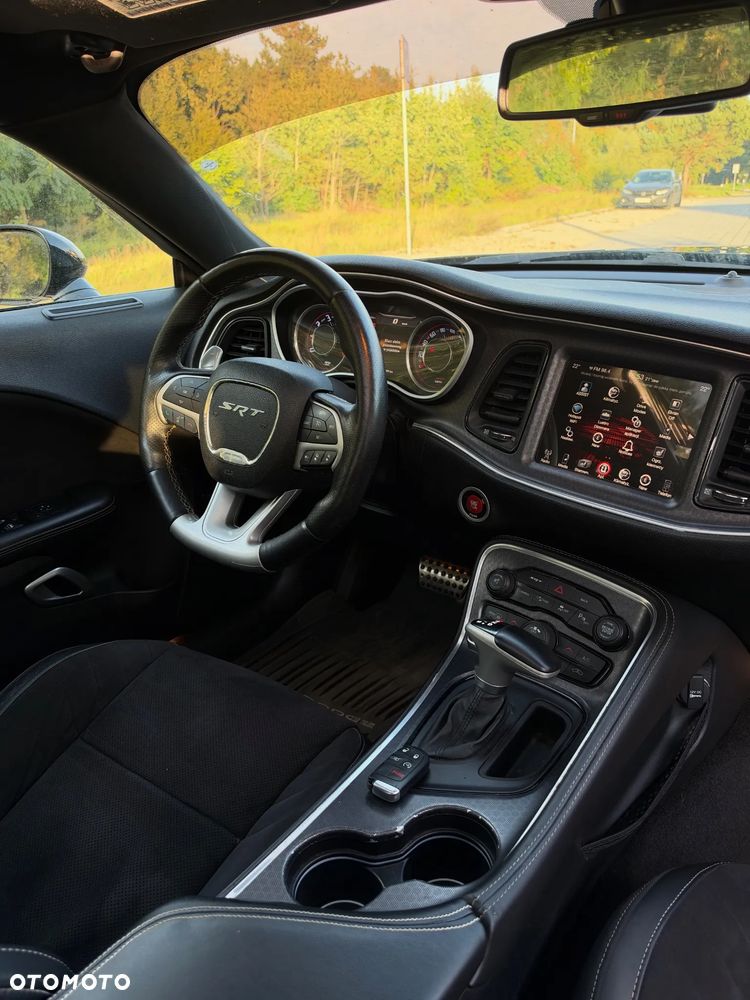 Dodge Challenger - 14