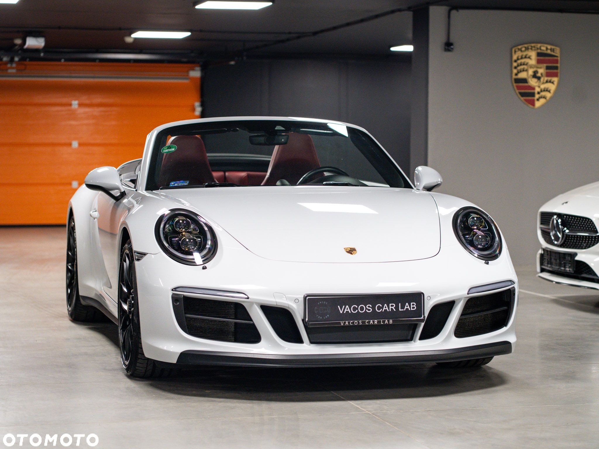 Porsche 911 Carrera 4 GTS PDK Cabrio - 1
