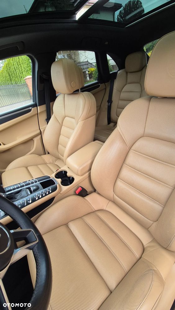 Porsche Macan - 18