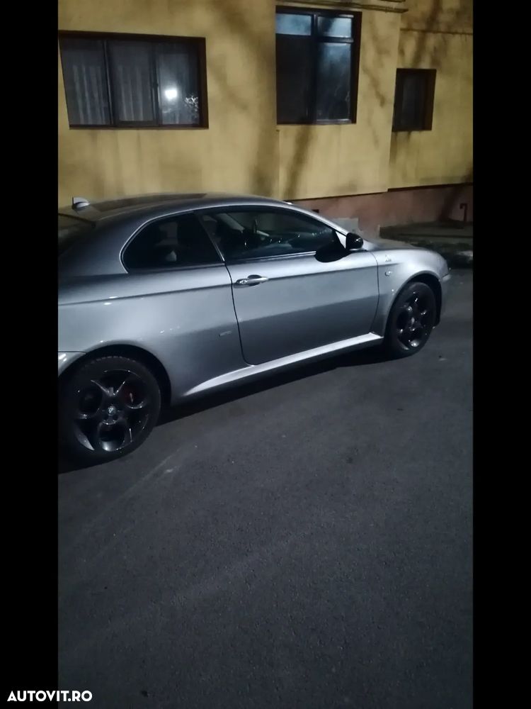 Alfa Romeo GT 2.0 JTS CM Distinctive - 30
