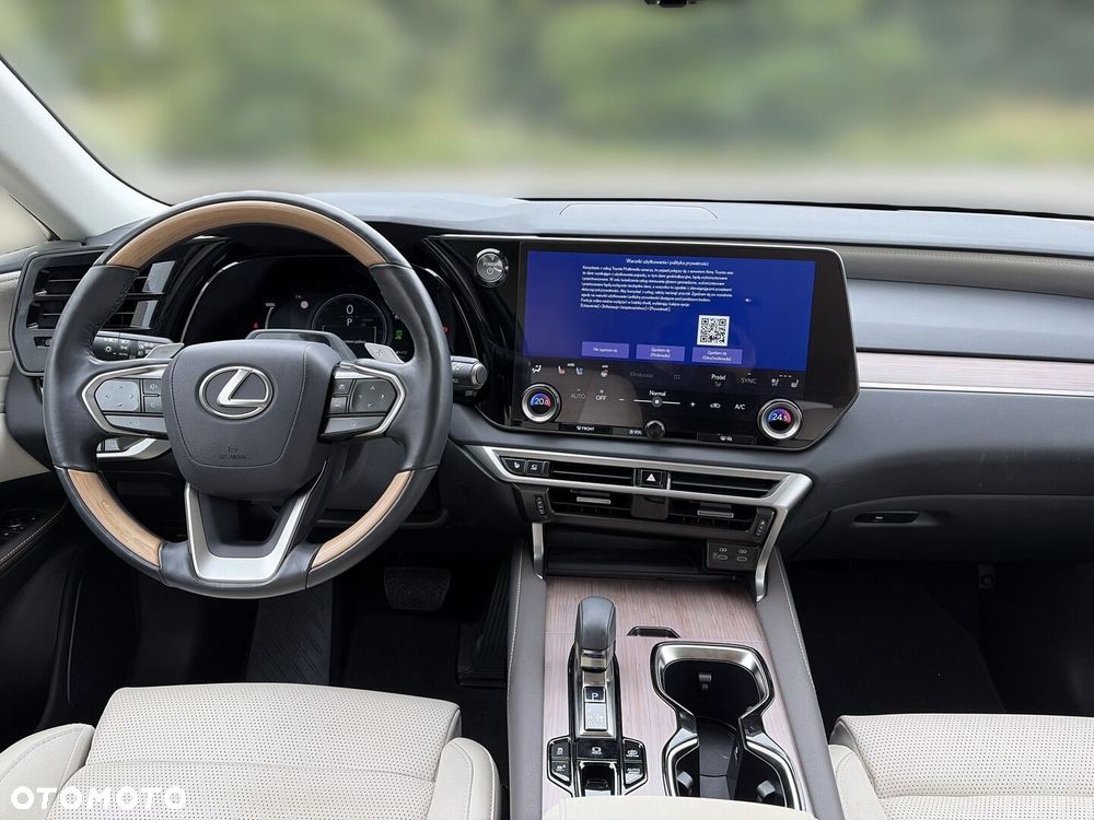 Lexus RX 450h+ Omotenashi - 4