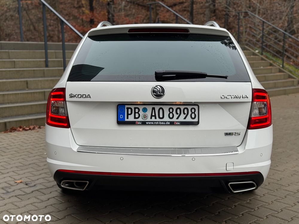 Skoda Octavia 2.0 TDI DSG RS - 11