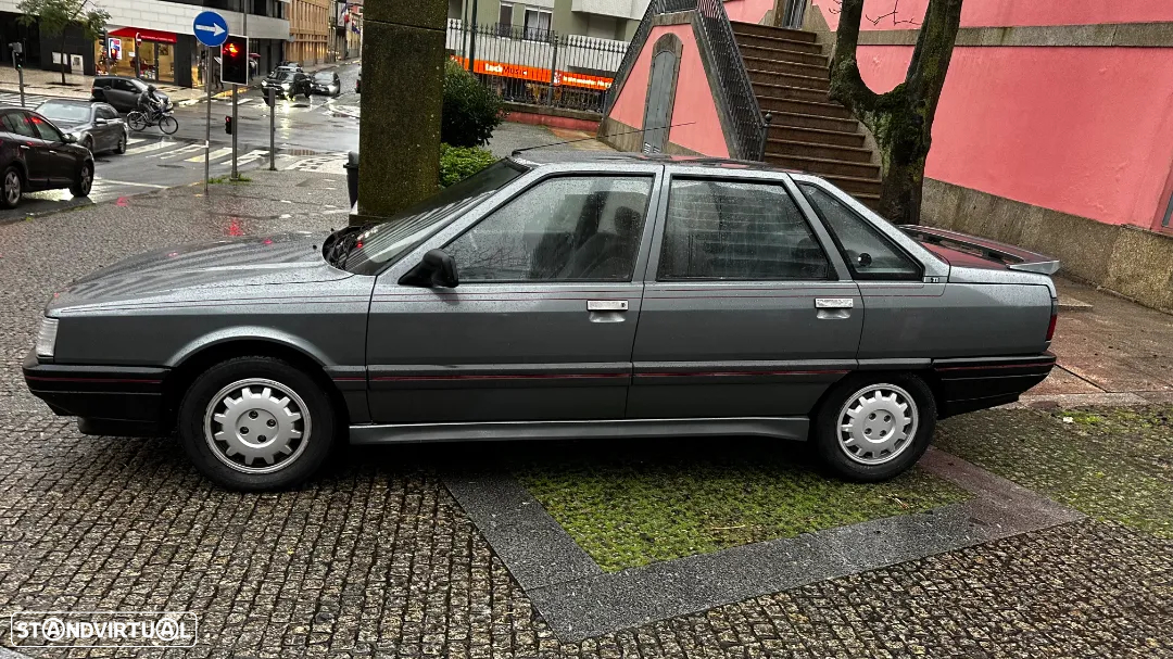 Renault 21 2.2 Ti - 2