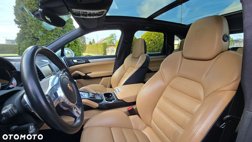 Porsche Cayenne - 23