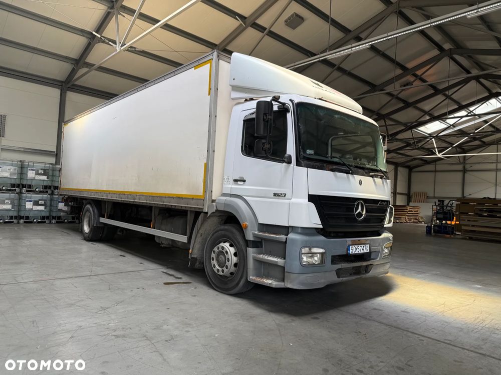 Mercedes-Benz AXOR - 2