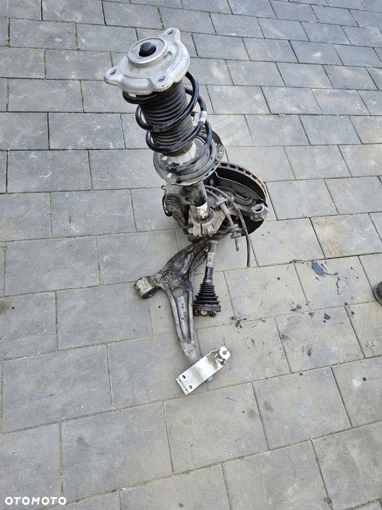 wahacz przedni prawy mercedes cla 118 a2473330400 - 1