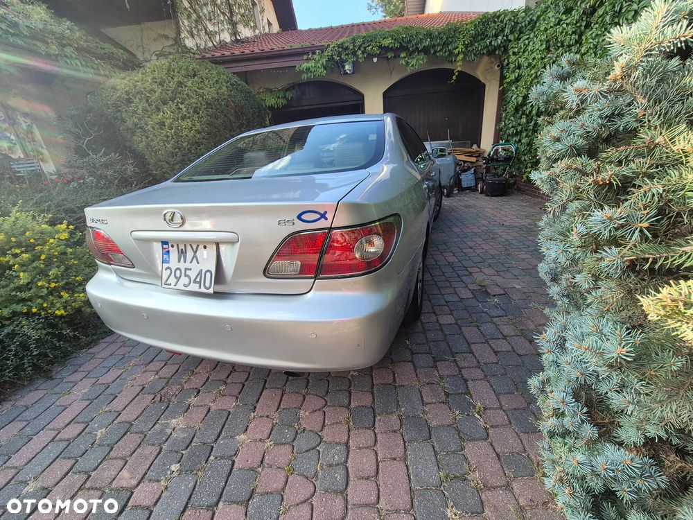 Lexus ES Standard - 12