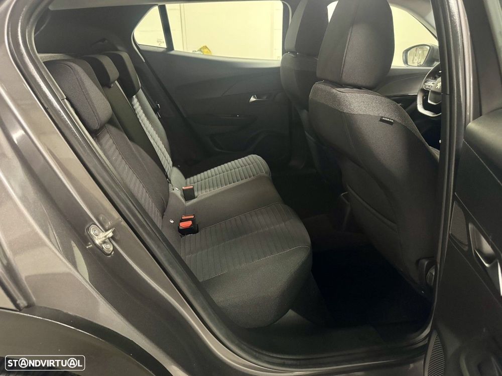 Peugeot 2008 1.2 PureTech Active Pack EAT8 - 29