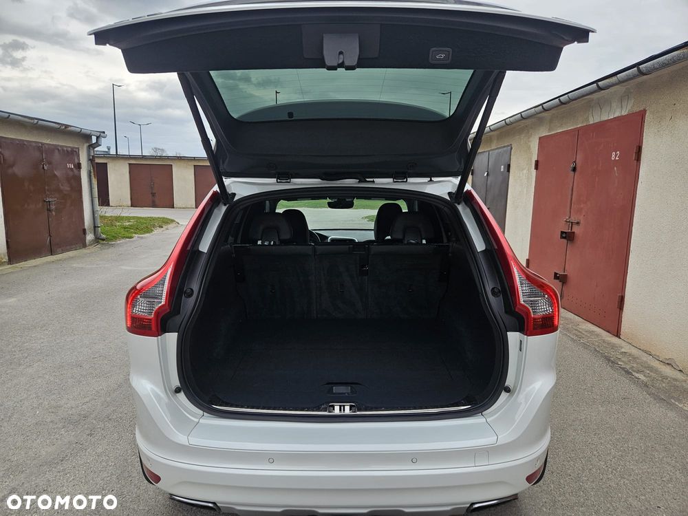 Volvo XC 60 T6 AWD Geartronic Summum - 12