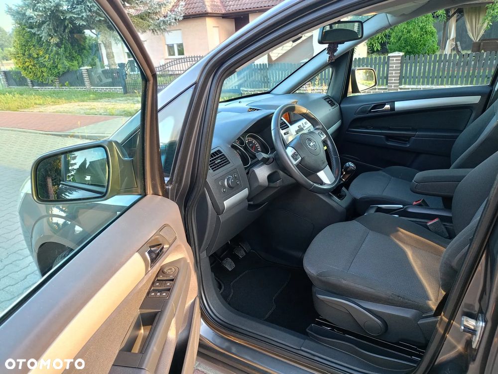 Opel Zafira - 9