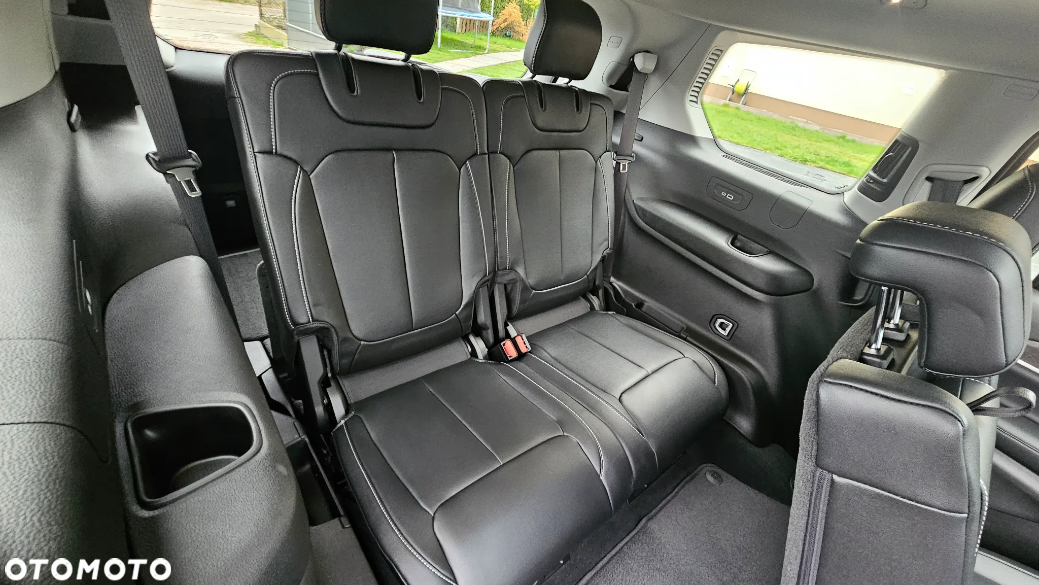 Jeep Grand Cherokee - 25