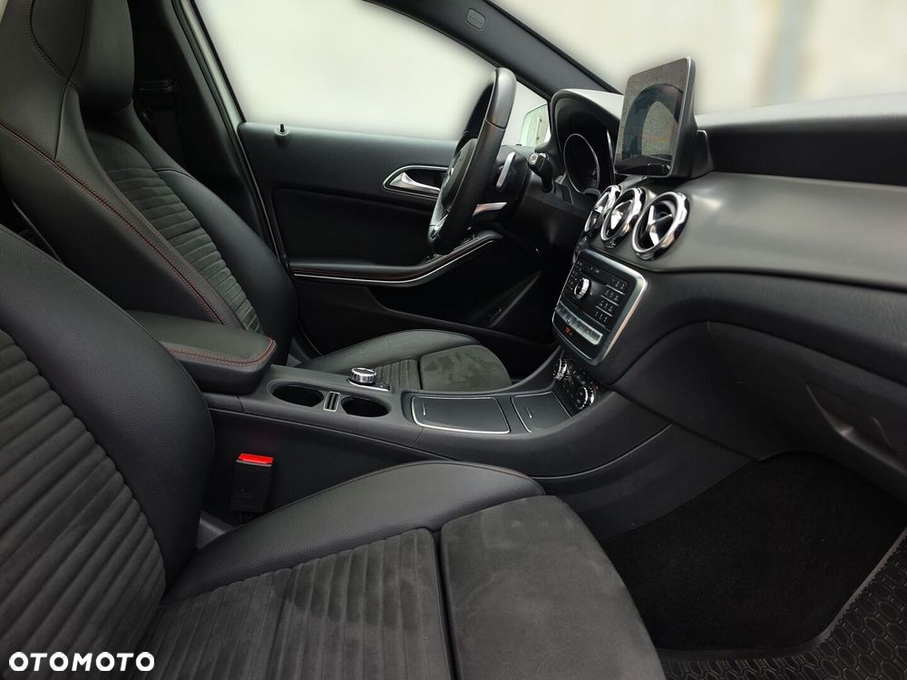 Mercedes-Benz GLA 220 4-Matic - 22