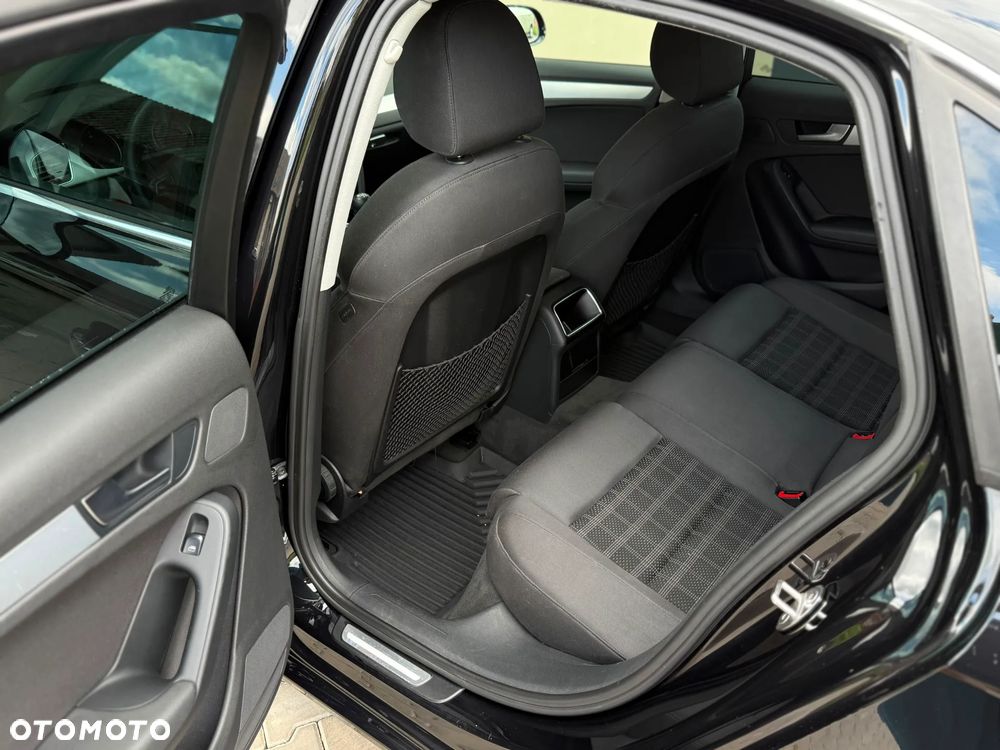Audi A4 Limousine 2.0 TDI DPF Ambiente - 31