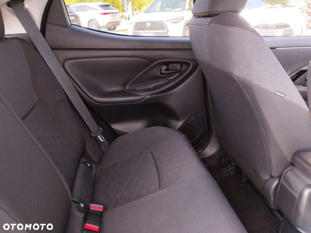 Toyota Yaris - 10