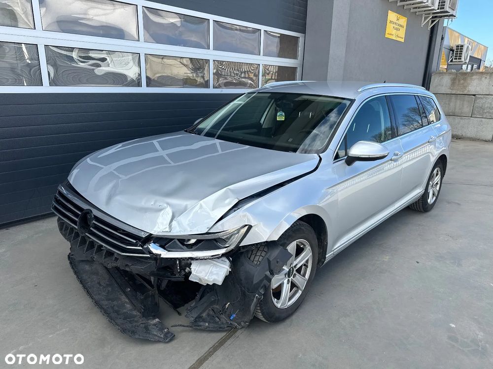 Volkswagen Passat 2.0 TDI SCR DSG Comfortline - 8