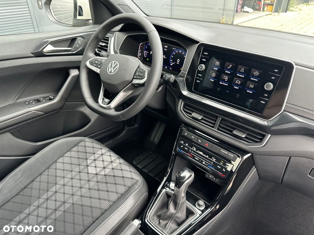 Volkswagen T-Cross - 24