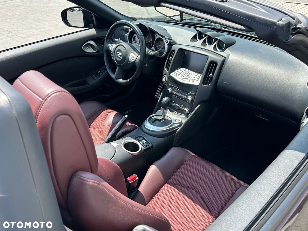 Nissan 370 Z Black Edition - 11