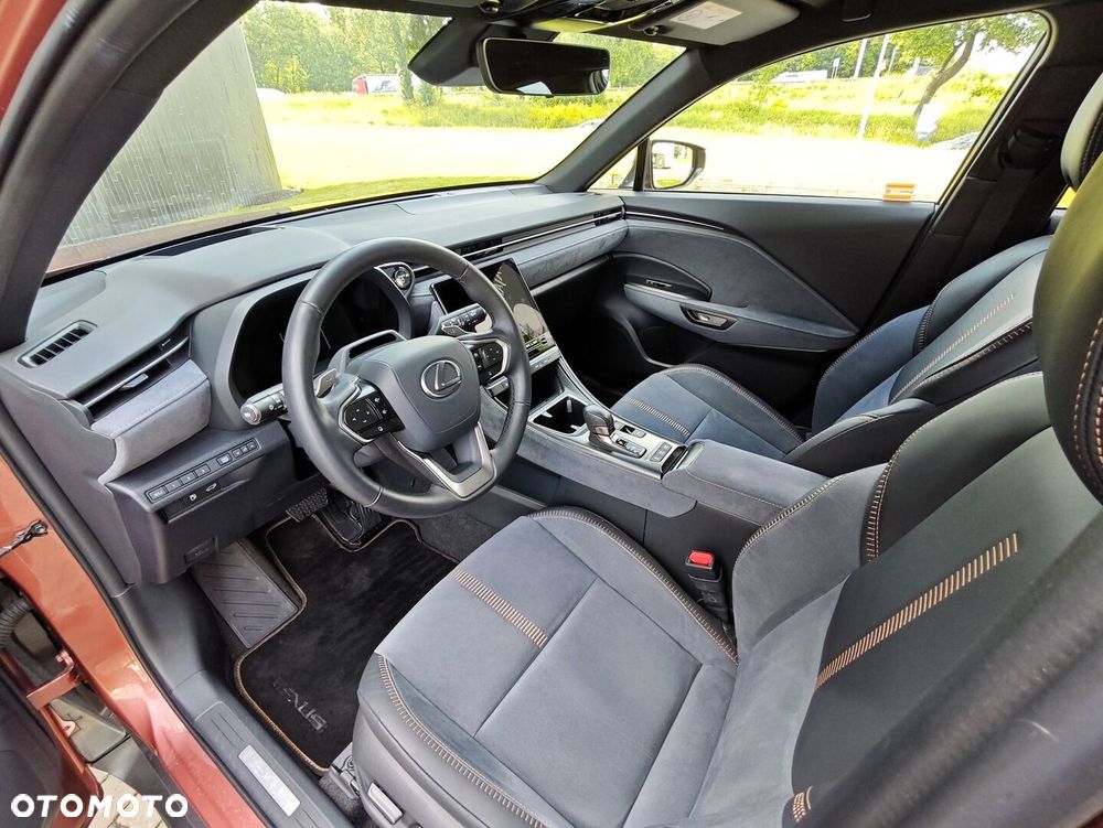 Lexus LBX 1.5 Hybrid Cool - 3