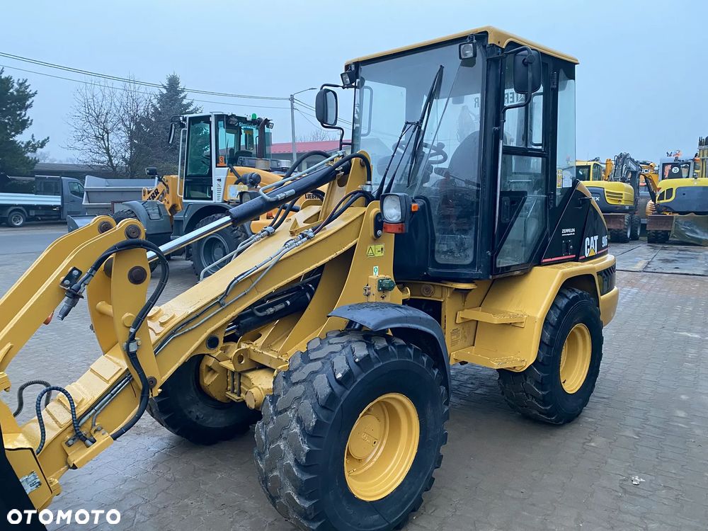 Caterpillar CAT 906, ŁYŻKA + WIDŁY, SUPER STAN, z NIEMIEC, SERWISOWANA W CAT - 13