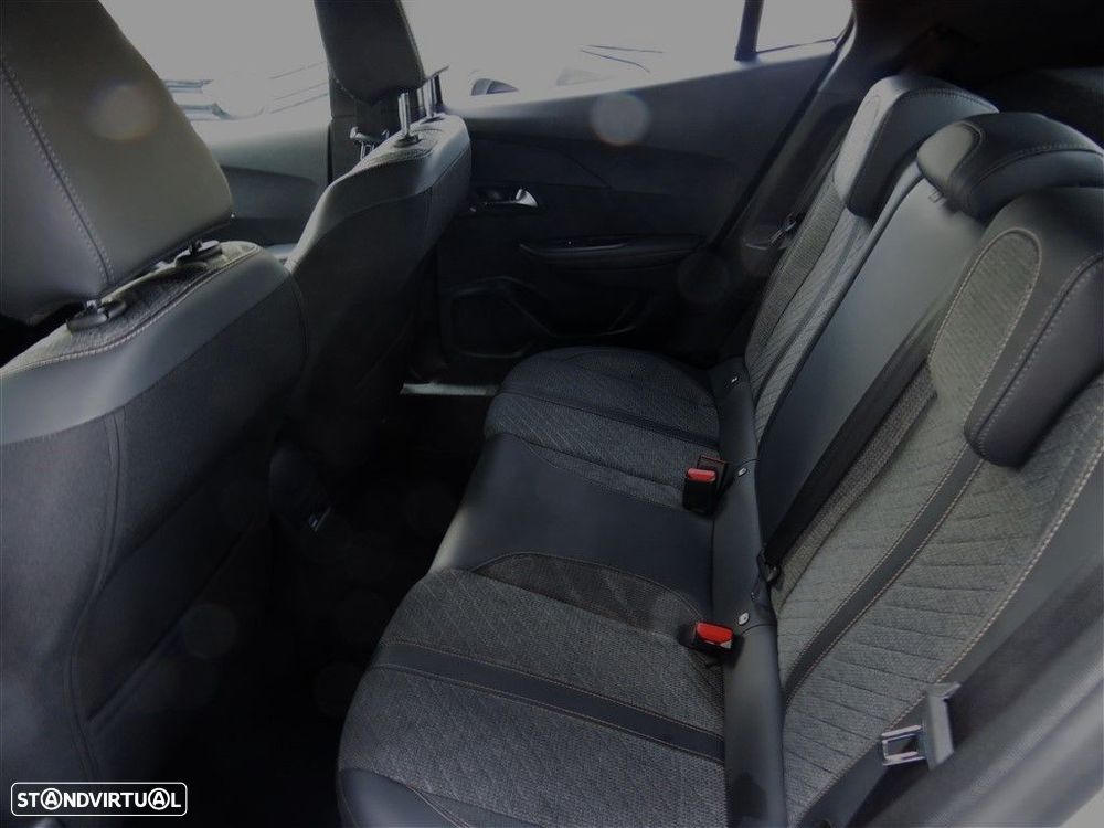 Peugeot 2008 1.2 PureTech Allure Pack - 18
