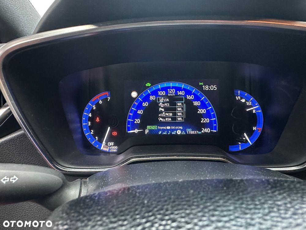 Toyota Corolla 1.8 Hybrid Executive - 24
