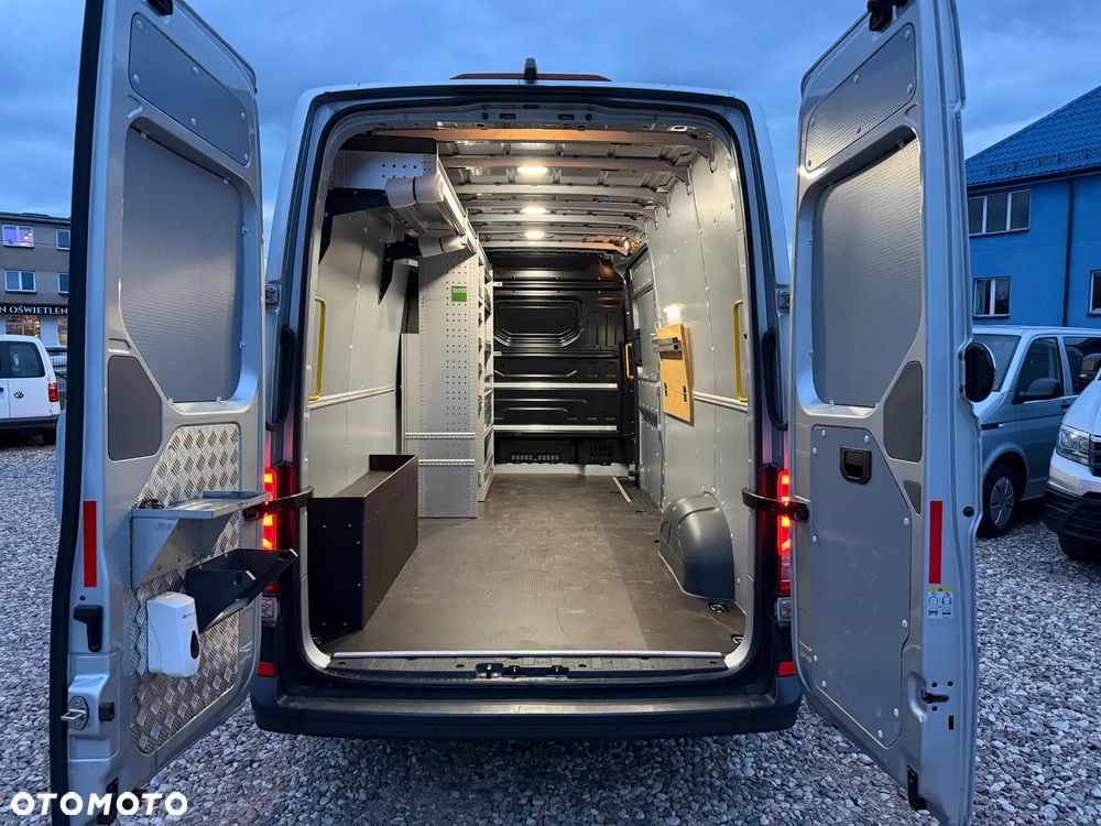 Volkswagen CRAFTER MAXI LONG XXL, MODEL L4H2, MOCNY SILNIK 2.0TDI 177KM, Euro6, Skrzynia automatyczna 8-biegów, ZABUDOWA WARSZTATOWA BOTT, Instalacja 230V, REFLEKTORY Bi-LED, KAMERA, NAWIGACJA, FOTEL z REG.+ 2x PODŁOKIETNIKI, Android Auto, Apple CarPlay, 3 OSOBOWY VAN HOMOLOGACJA VAT-1 Fabrycznie WZMOCNIONY! - 36