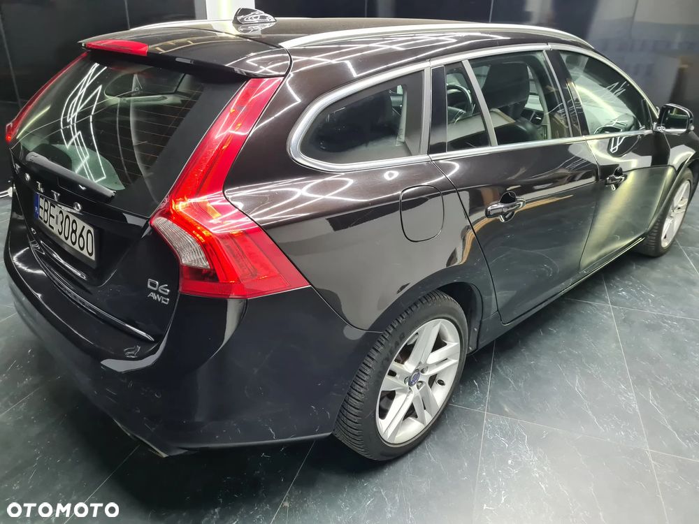 Volvo V60 D6 AWD Plug-in Hybrid Summum - 30