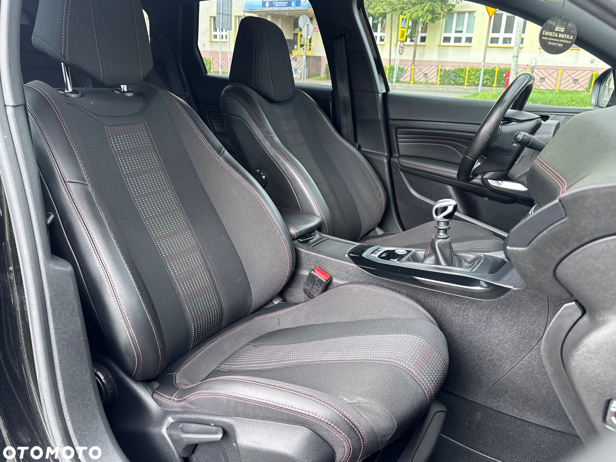 Peugeot 308 1.2 PureTech Allure S&S - 33