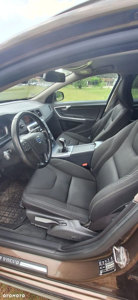 Volvo V60 Cross Country D3 Drive-E Momentum - 11
