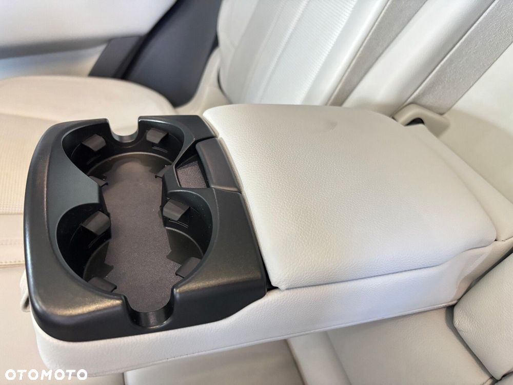 Land Rover Discovery Sport - 27