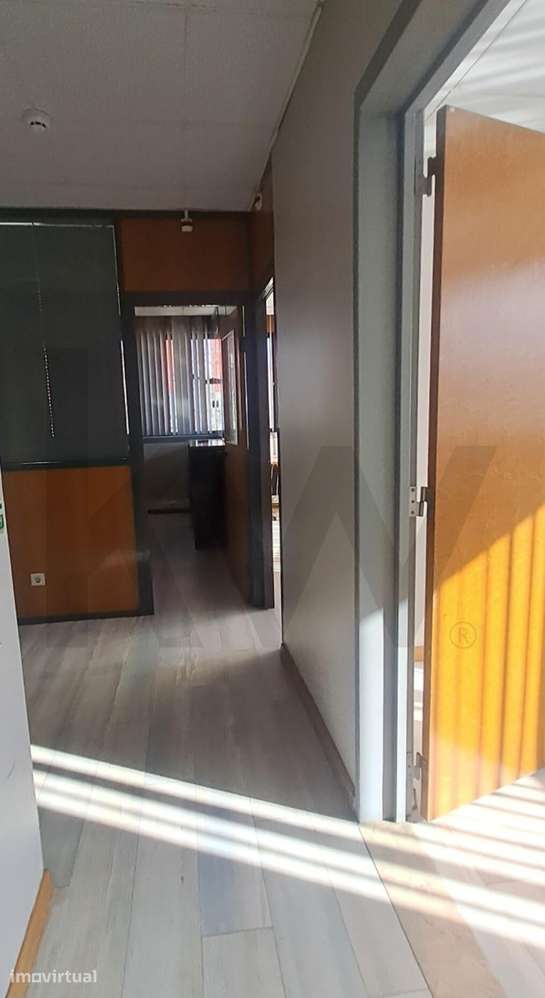 Arrendamento de Escritório no Centro Comercial Continente Telheiras - Grande imagem: 3/9