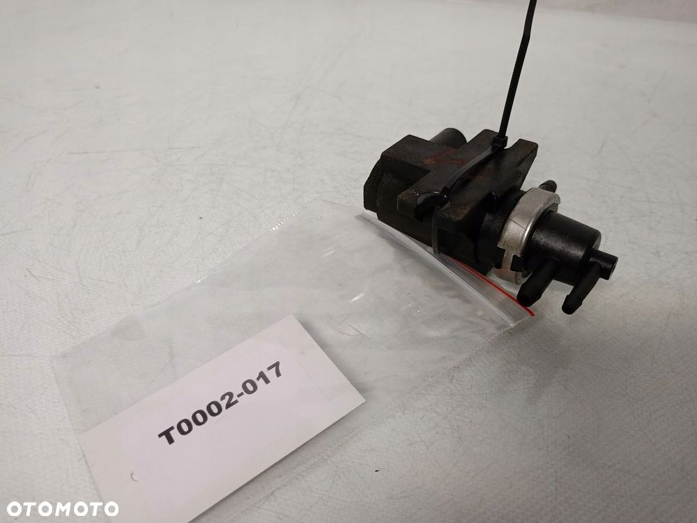 zaworek podciśnienia 2.0 d avensis 2 - 4