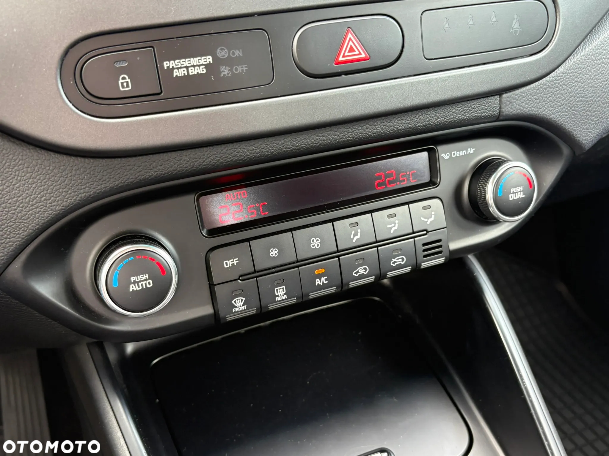 Kia Carens 1.6 GDI M - 16