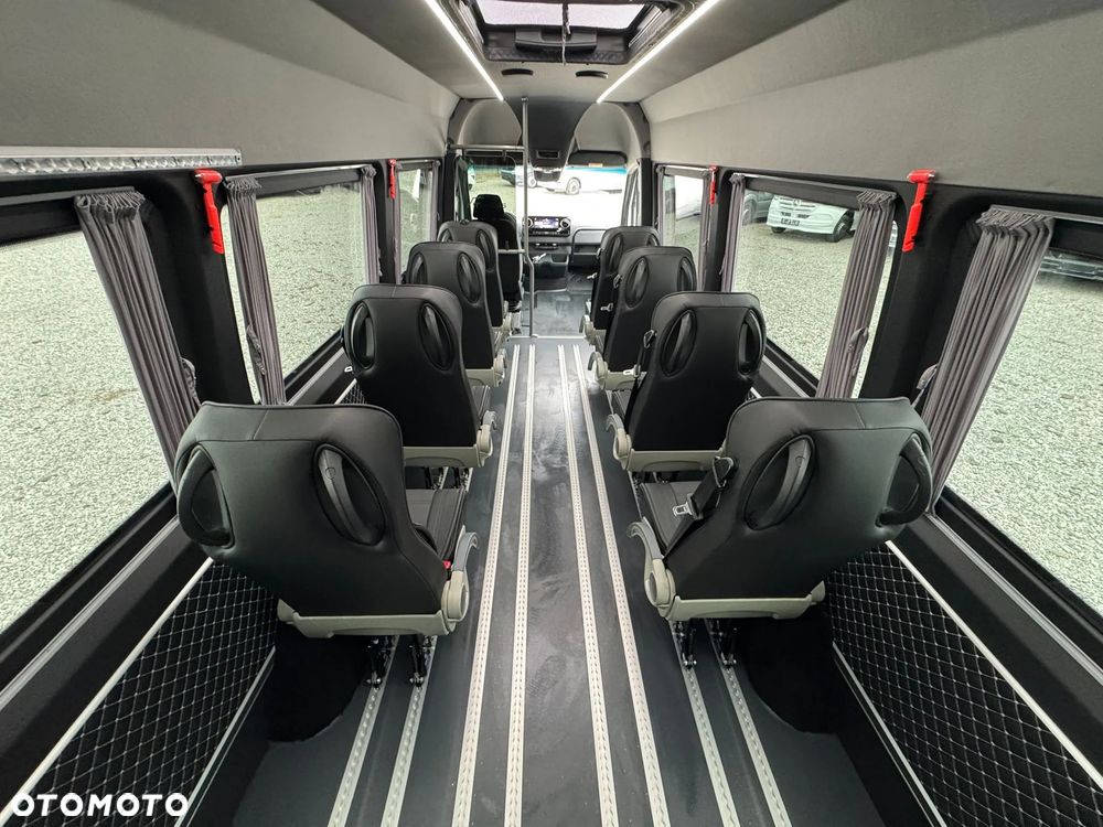 Mercedes-Benz Sprinter - 13