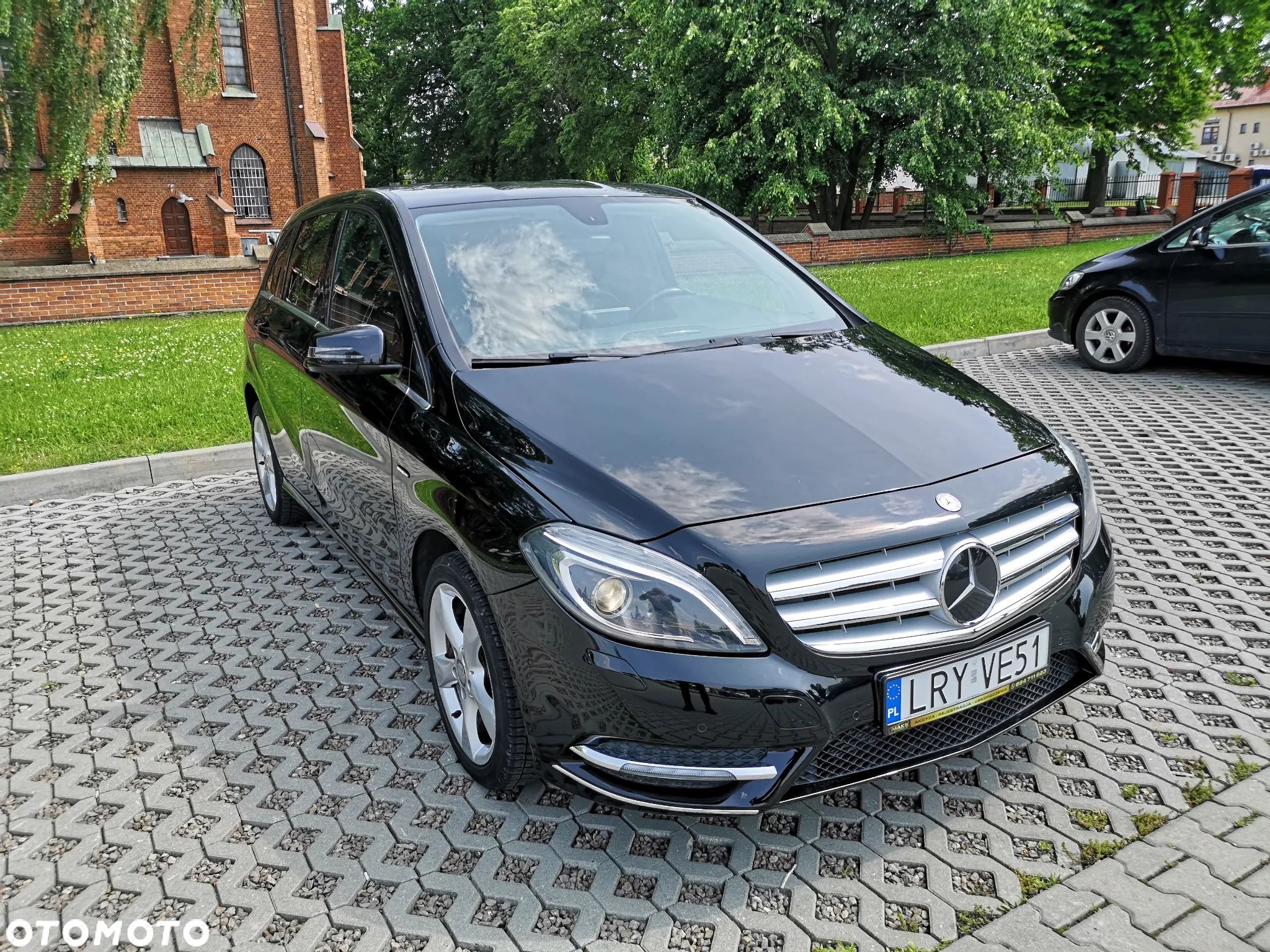 Mercedes-Benz Klasa B 180 AMG Line - 1