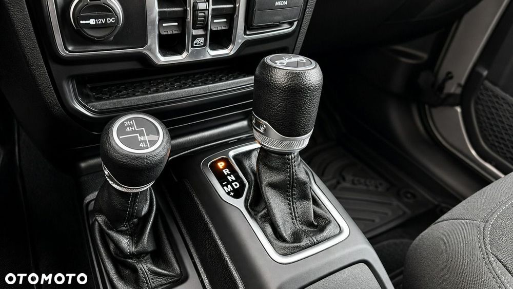 Jeep Wrangler - 16