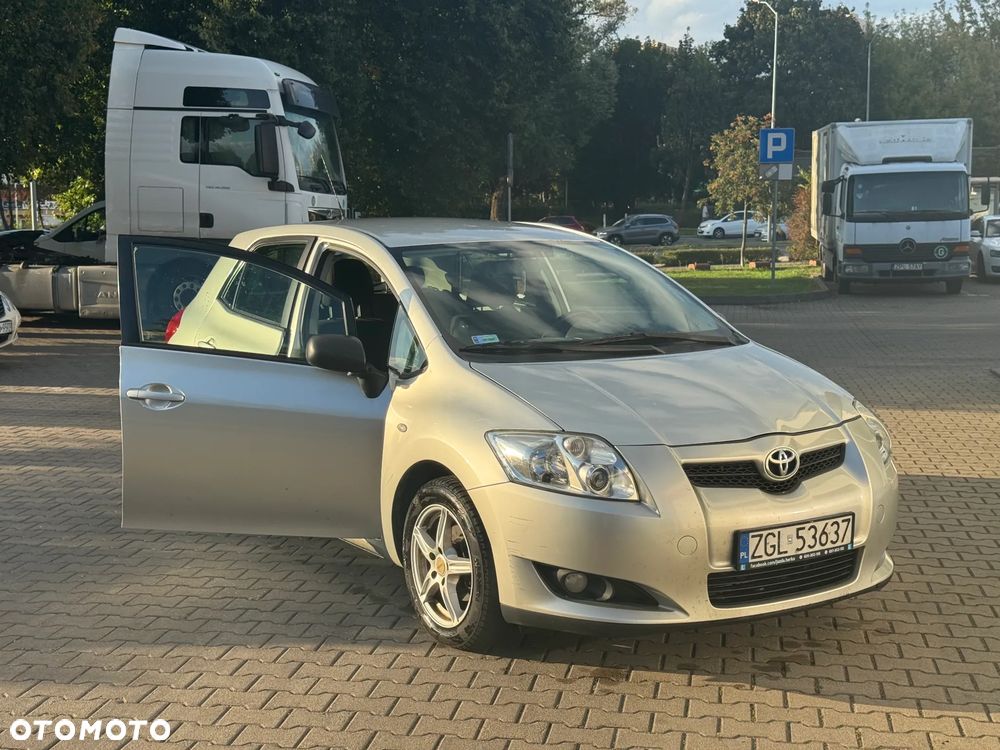 Toyota Auris 1.4 VVT-i Terra - 2