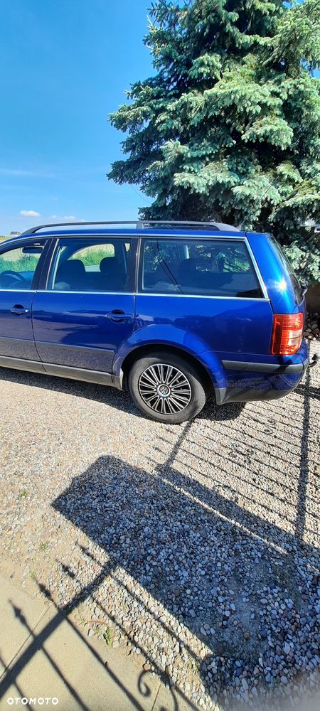 Volkswagen Passat - 4