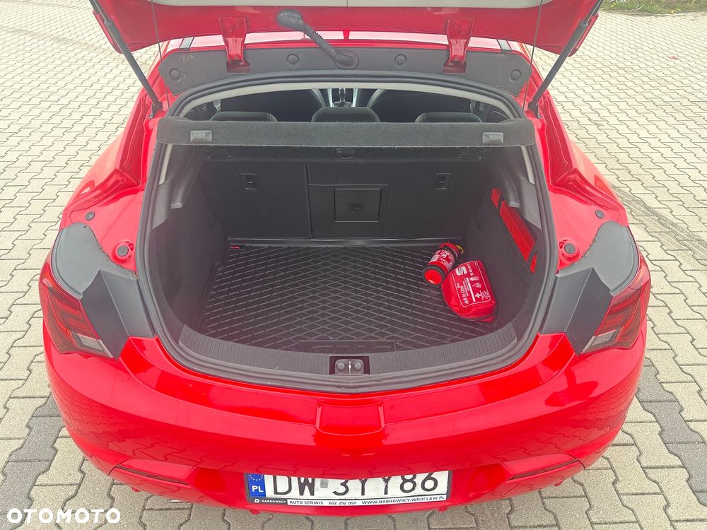 Opel Astra GTC 1.6 Turbo Cosmo - 14