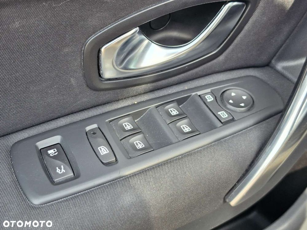 Renault Latitude - 32