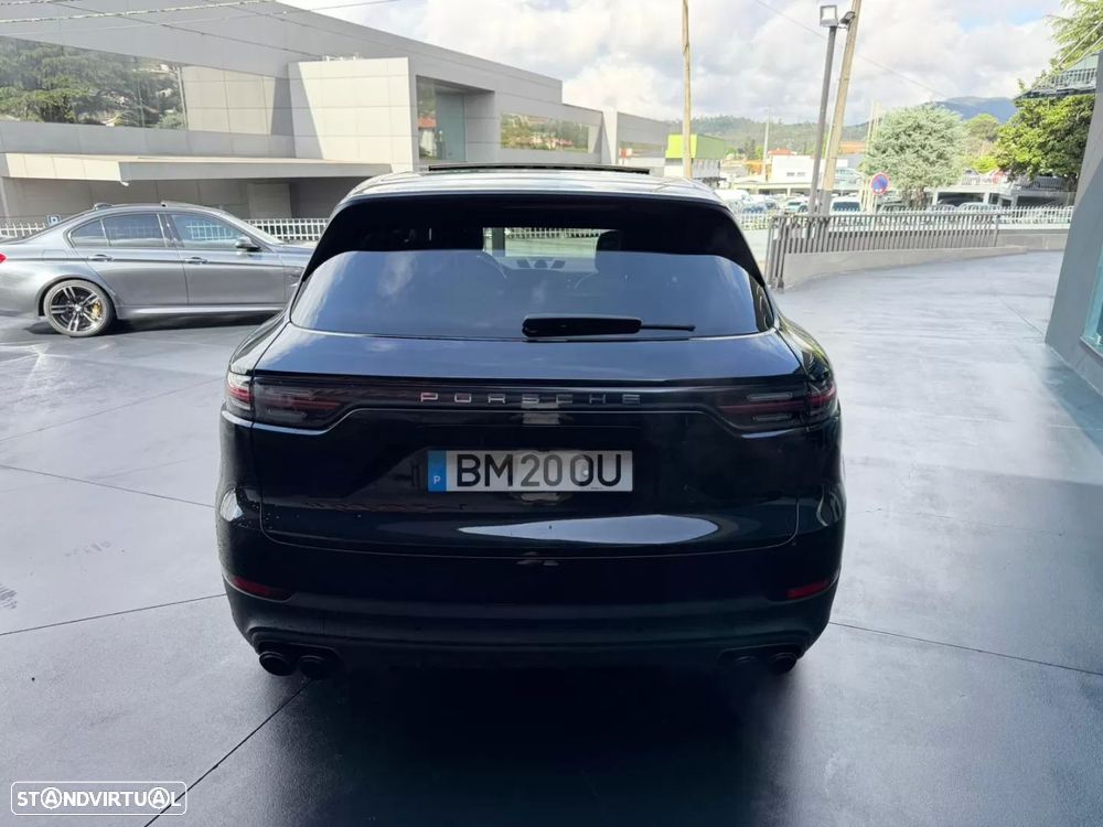 Porsche Cayenne E-Hybrid - 4