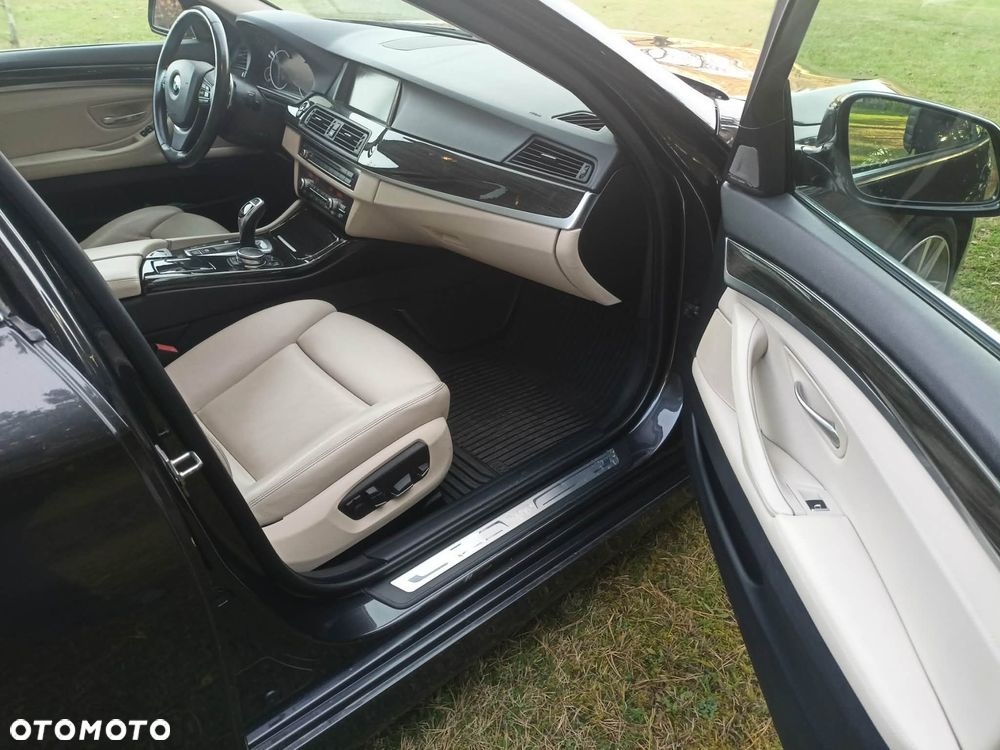 BMW Seria 5 535i Luxury Line - 13