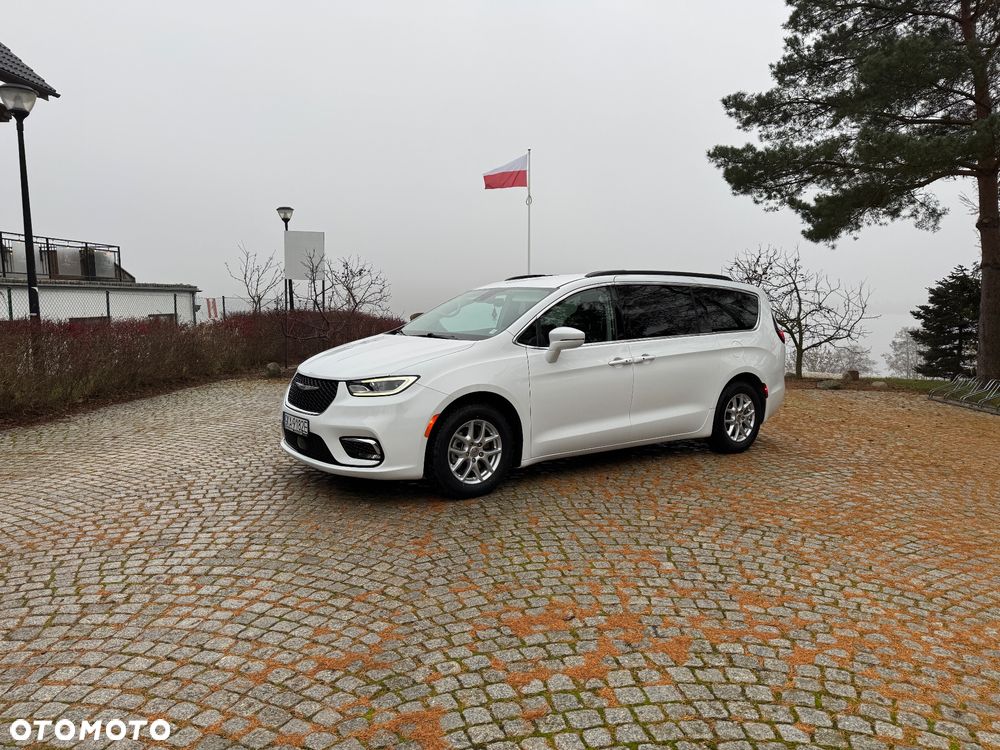 Chrysler Pacifica - 16