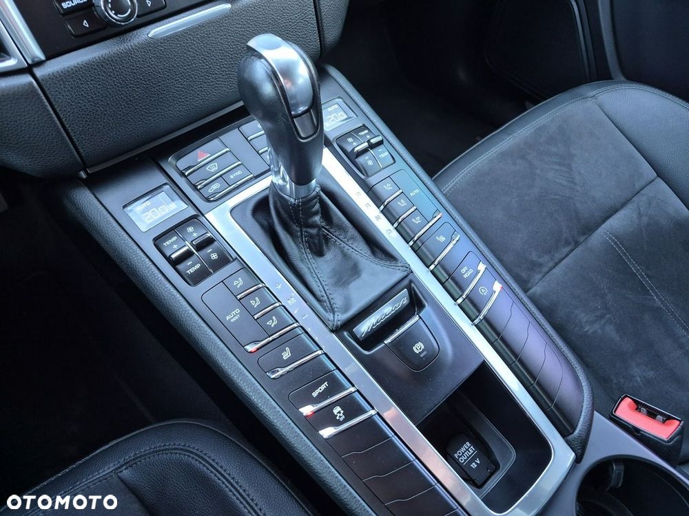 Porsche Macan - 31