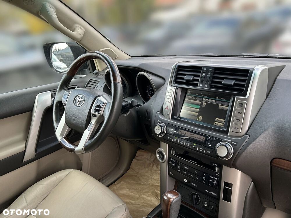 Toyota Land Cruiser 2010
