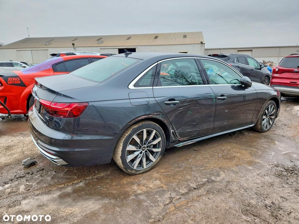 Audi A4 Avant 40 TFSI quattro S tronic - 4